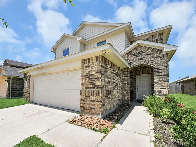 15439 Cipres Verde St — Photo 2