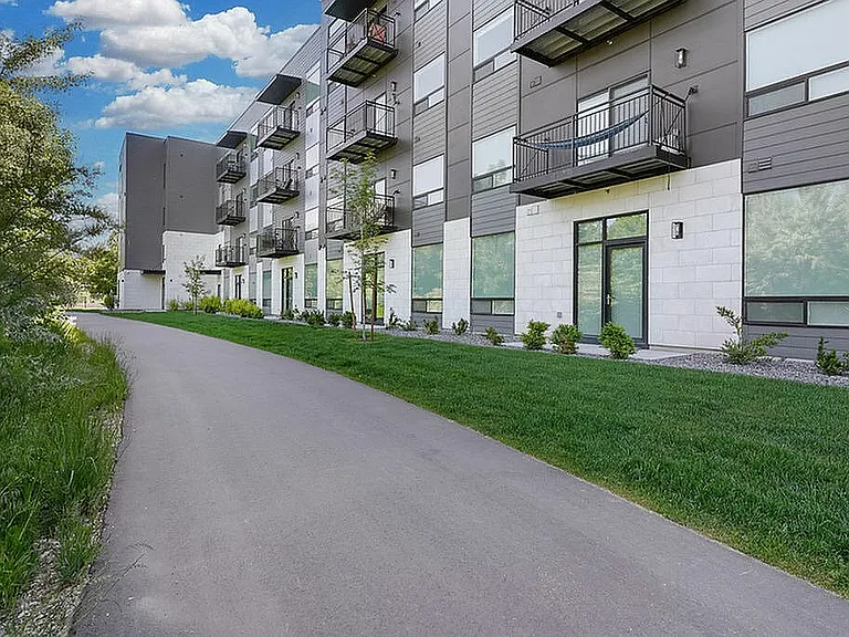 The Parkway Apartments — Photo 17