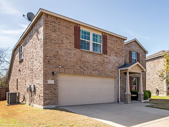 2nd image of 2921 Aspen Way