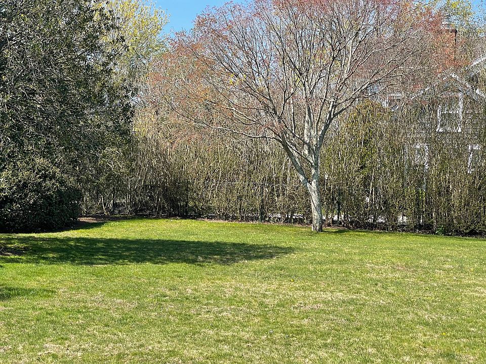 2nd image of 125 Little Plains Rd