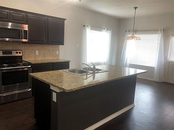 2nd image of 249 Meadowlands Dr