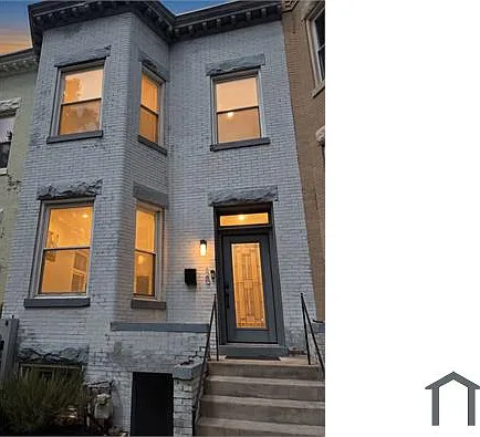 135 Adams St NW