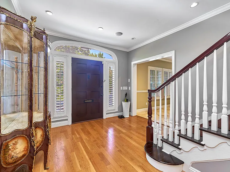950 S Longwood Ave — Photo 8