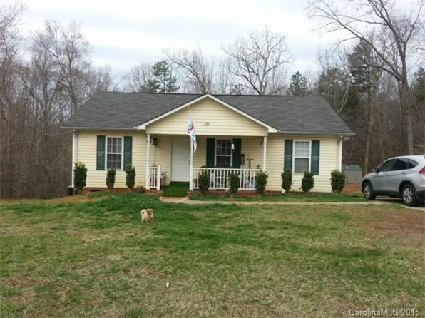 131 Island Terrace Rd, Statesville, NC 28677