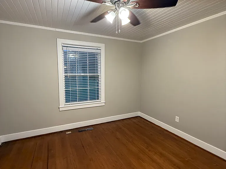 310 N East St — Photo 15