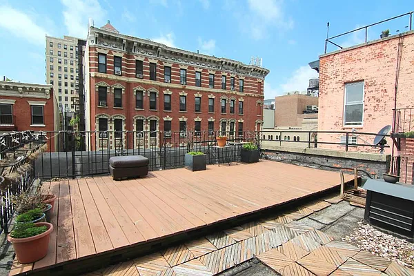 Rented by FirstService Realty (legacy) | media 32