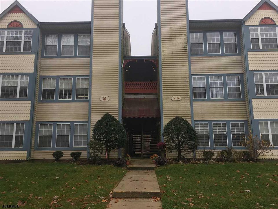 1st image of 92 Trotters Ln #92