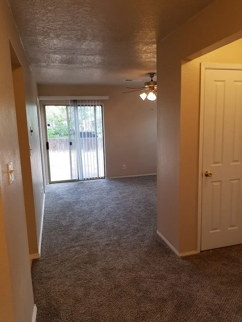 North Hills-Rio Rancho — Photo 3