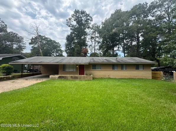 3139 Charleston Dr, Jackson, MS 39212