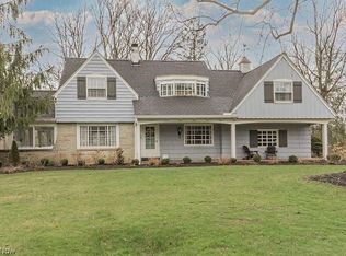 145 Hickory Ln, Moreland Hills, OH