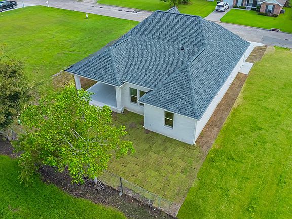 4th image of 408 Sugar Ridge Dr