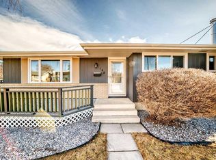 148 W Huntridge Rd NE, Calgary, AB T2K 4B5