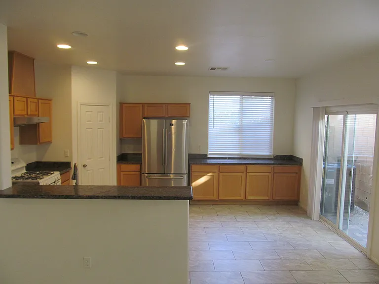 7471 Nicklin St — Photo 5