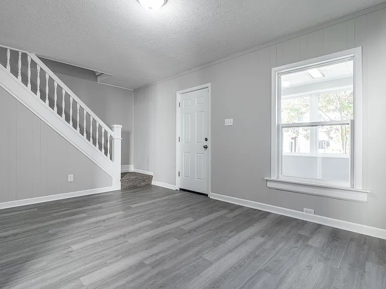 312 Upland Ave — Photo 13