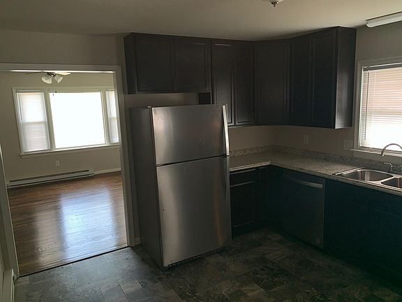 4th image of 233 N Kalmia Ave
