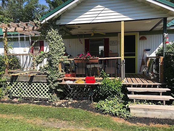 3rd image of 36249 Carter Ave