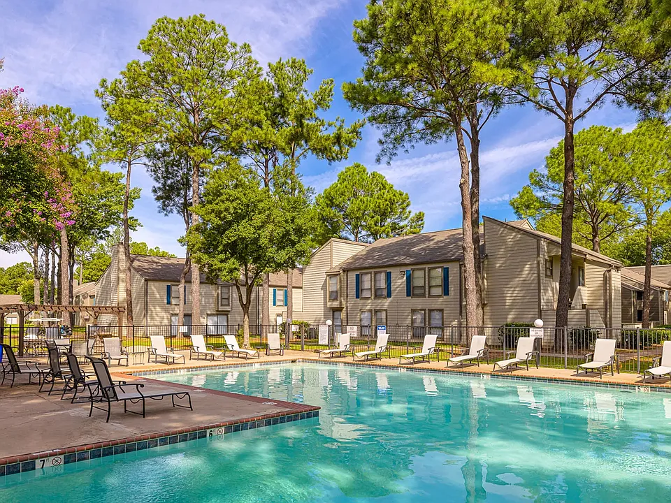 The Residence Village Green
