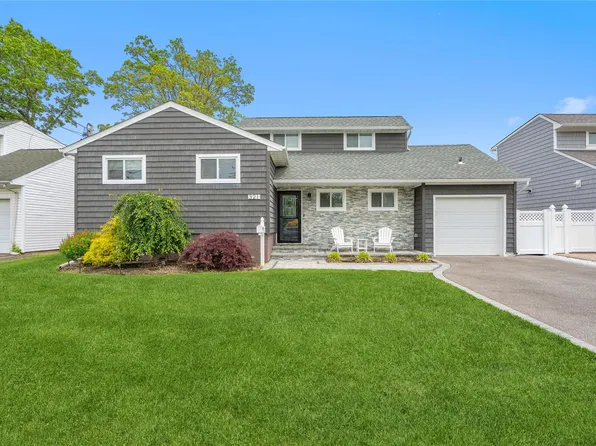 321 2nd Avenue, Massapequa Park, NY 11762