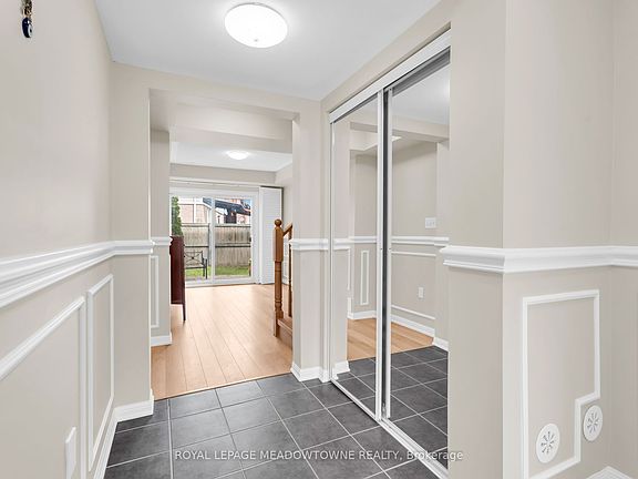 4th image of 70 Betterton Cres