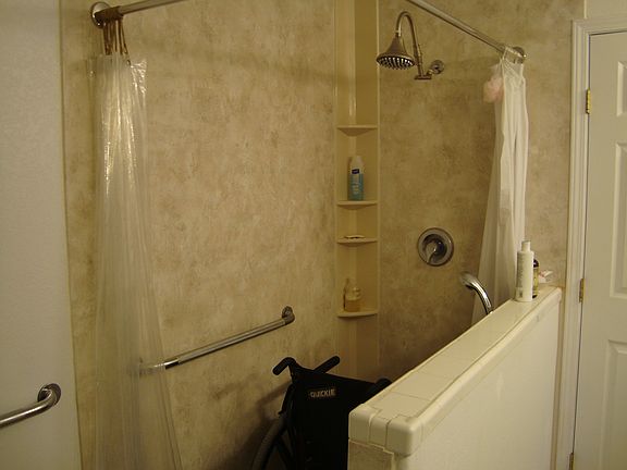 5th image of 2500 Abby Ln