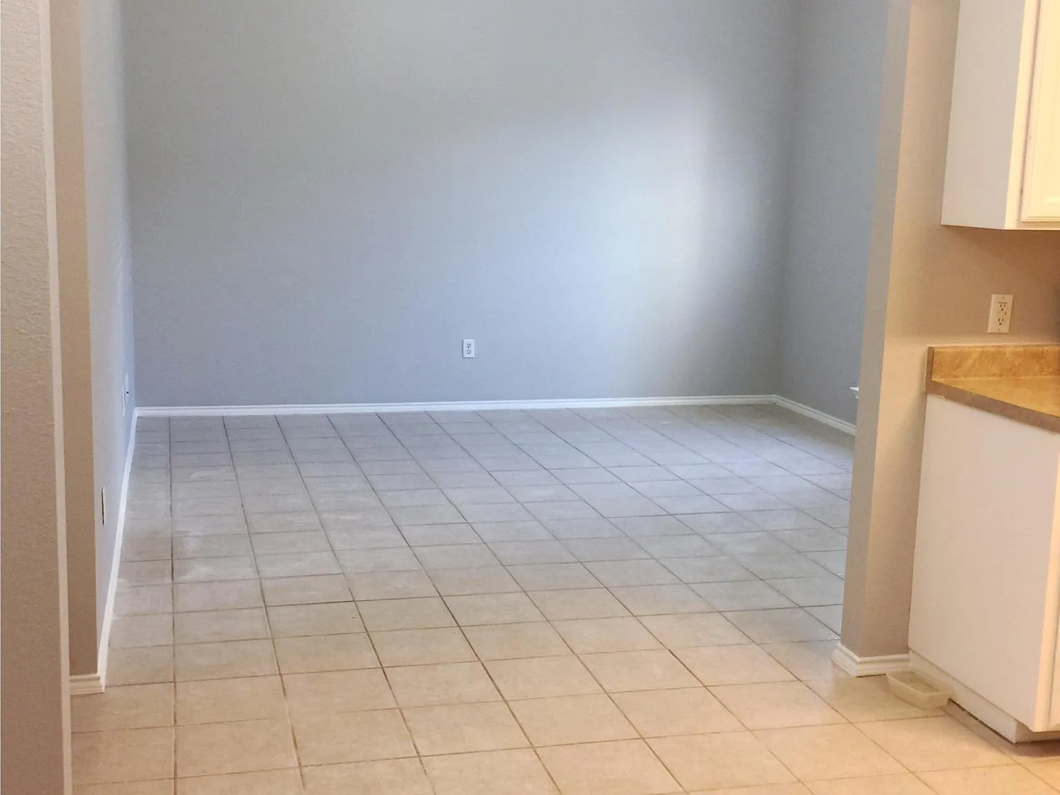 3 bed, 1100 sqft, $1,550 — Photo 4