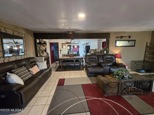 6620 W Bucking Horse Rd, Sahuarita, AZ 85629