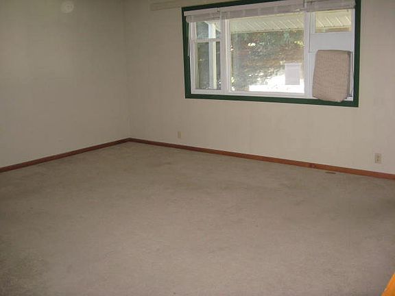 4th image of 1338 Cameron Ave