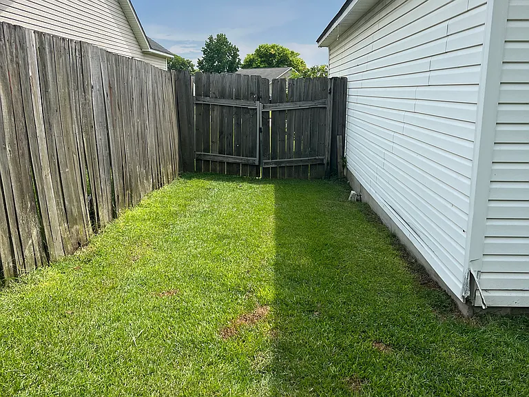 412 Fulton Dr — Photo 6