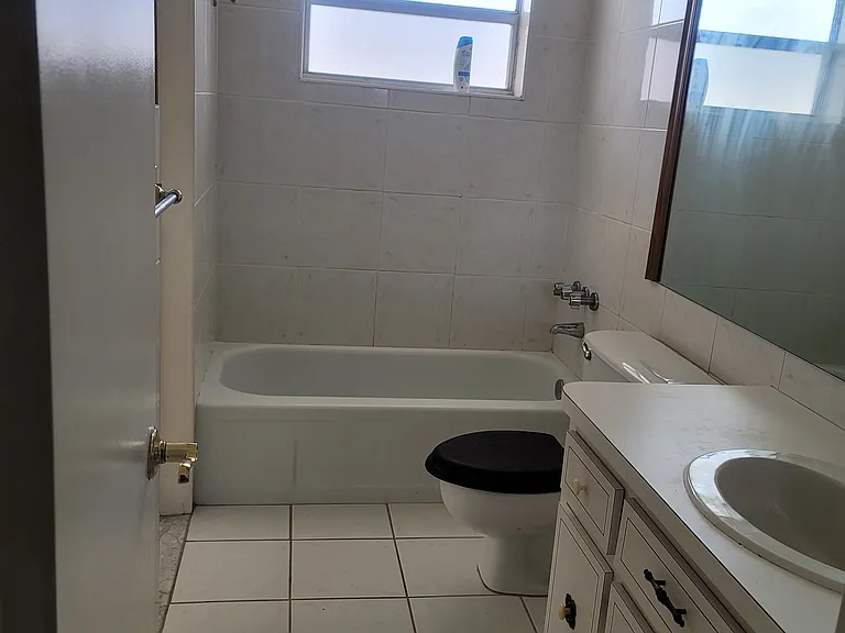 5061 W Oakland Park Blvd #305 — Photo 13