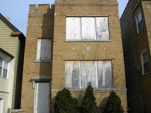 1st image of 3909 N Kimball Ave