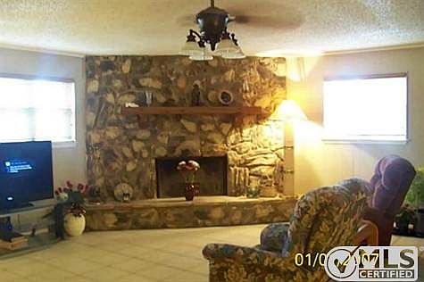 2nd image of 450 Welch Ln