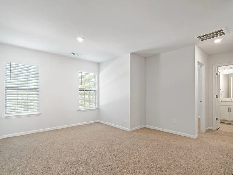 2132 Highland Knoll Dr — Photo 26