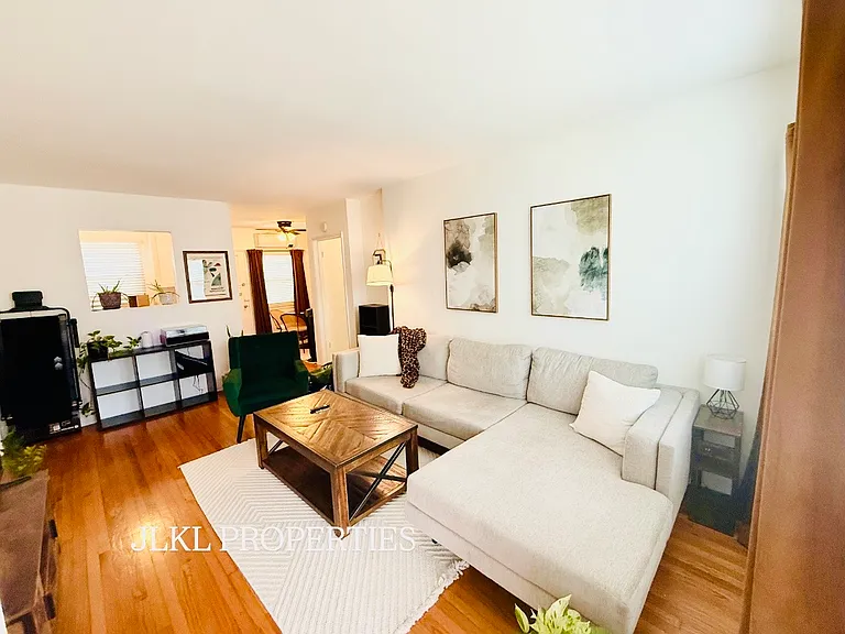 3092 Meade Ave — Photo 2