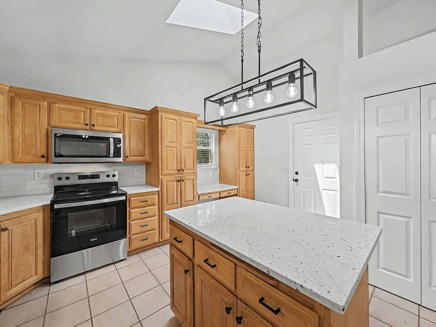 Updated 3BR Bella Vista Gem Near Metfield & Trails Bentonville Schools! — Photo 3