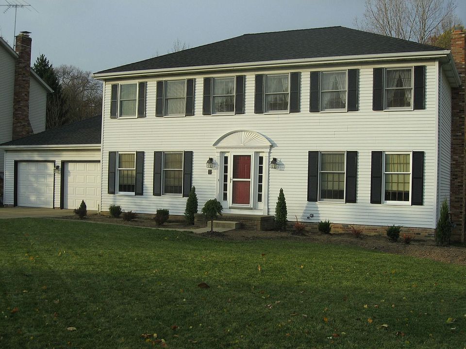 2nd image of 32397 Springside Ln