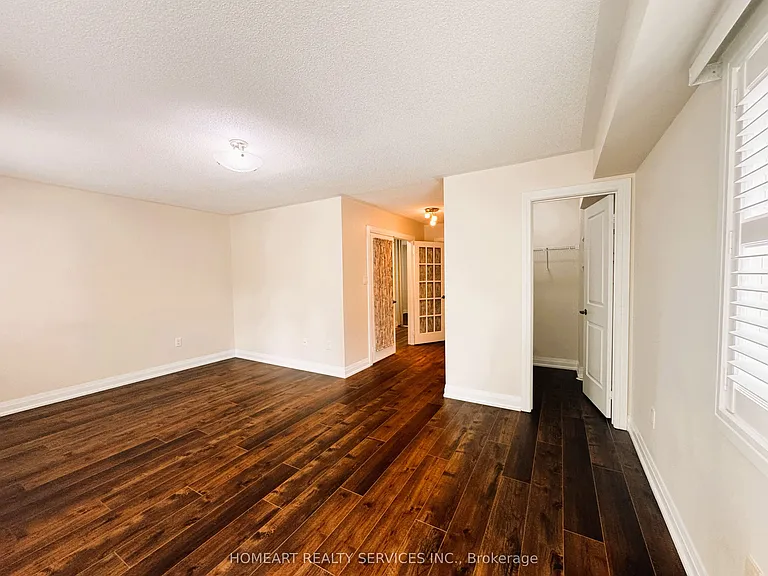 32 Glendora Ave — Photo 29