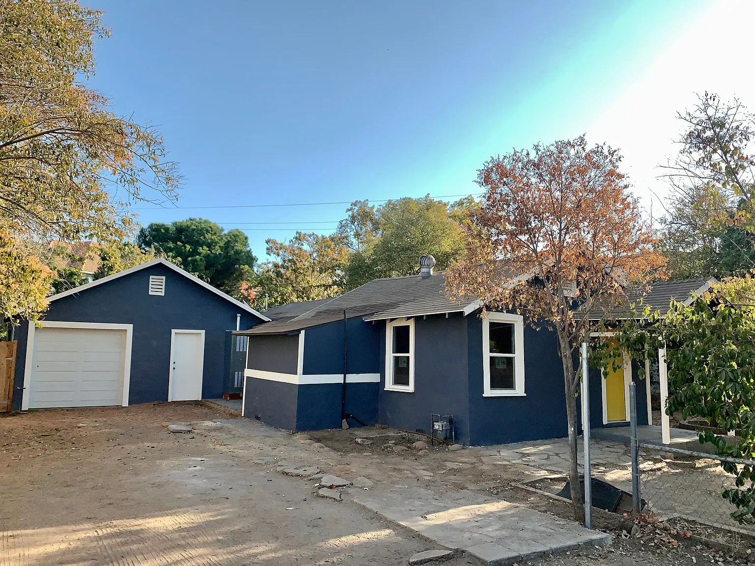 5068 W Mission Ave photo 1