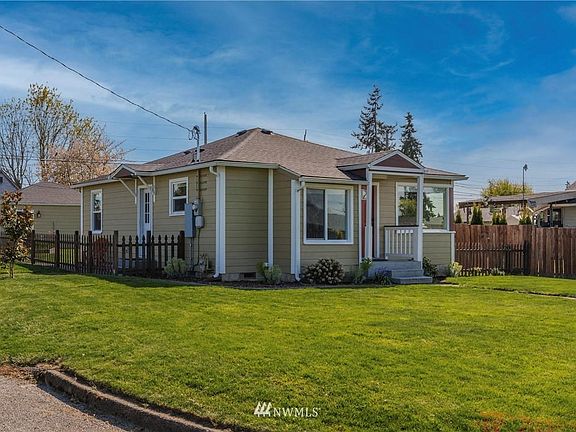 3rd image of 1030 E 63rd St