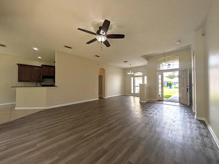 5190 Johnson Lake Ct — Photo 4