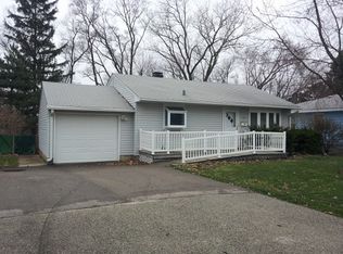 127 Cherry St, Cary, IL 60013