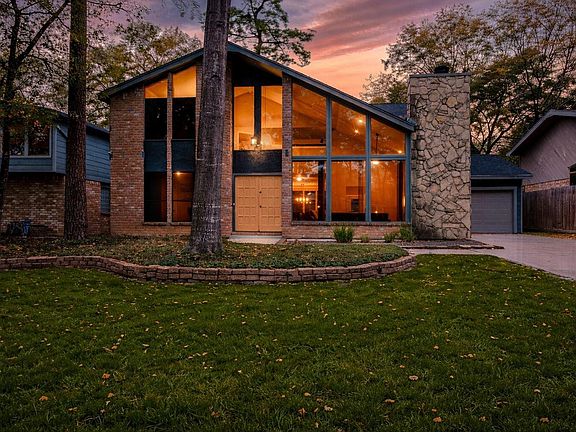 3rd image of 530 Enchanted Ln