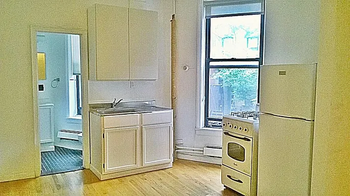 Rented by Voro, LLC | media 24