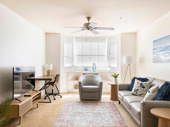 1810 Kaioo Dr #306, Honolulu, HI 96815