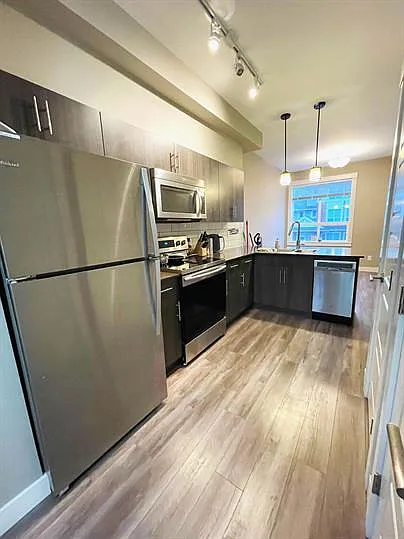 Building Photo - 110 Baxter Ave #204