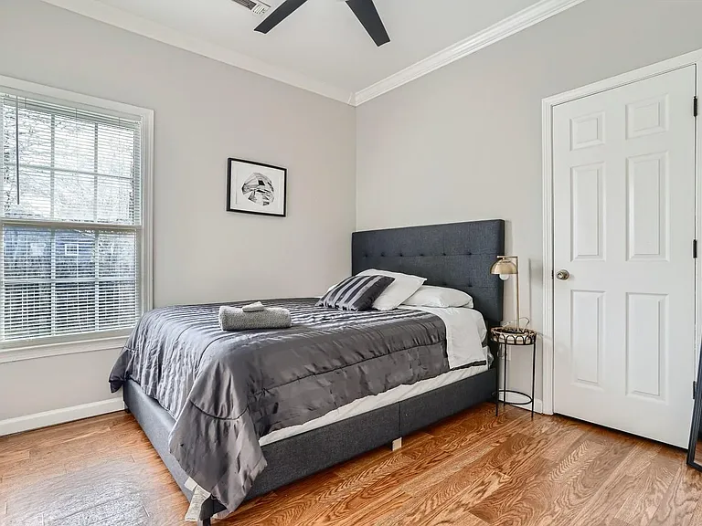 1113 Windsor St SW — Photo 15