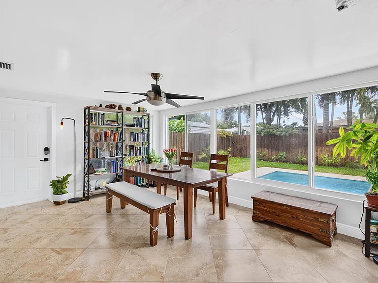 4670 NE 4th Ave — Photo 15