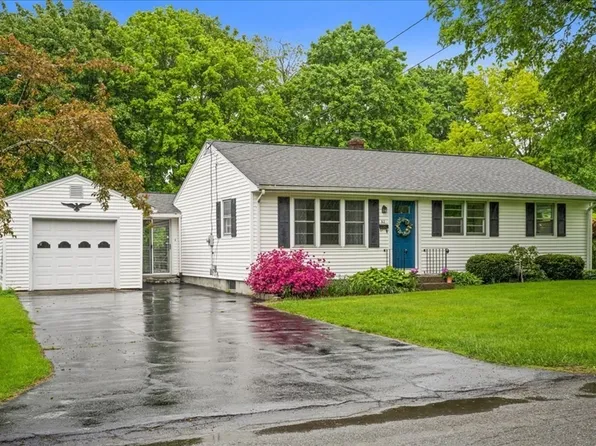 52 Park St, Oxford, MA 01540