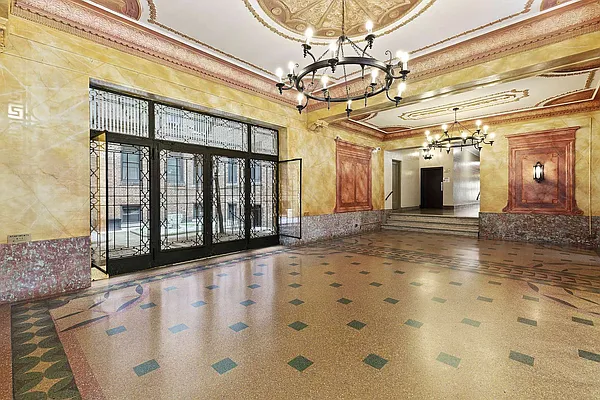 Sold by Compass | media 2