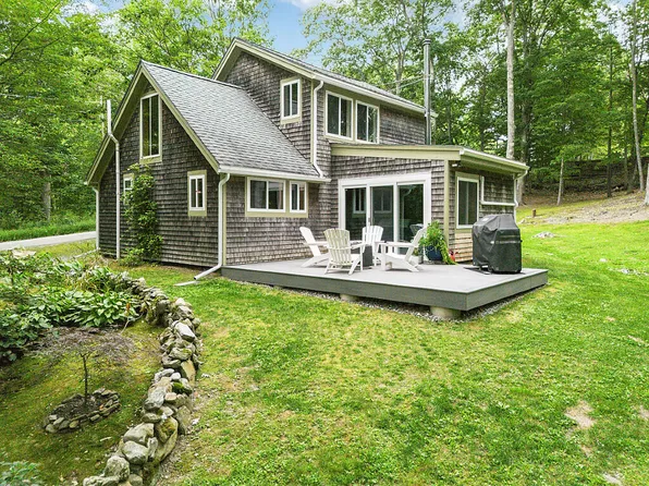 215 Mountain Road, Washington, ME 04574