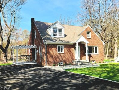 52 Bellows Ln, Towaco, NJ, 07082